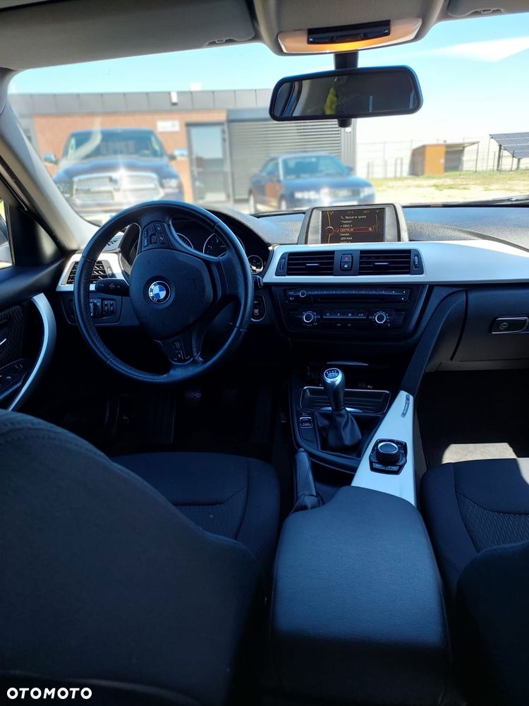 BMW Seria 3 316d - 2