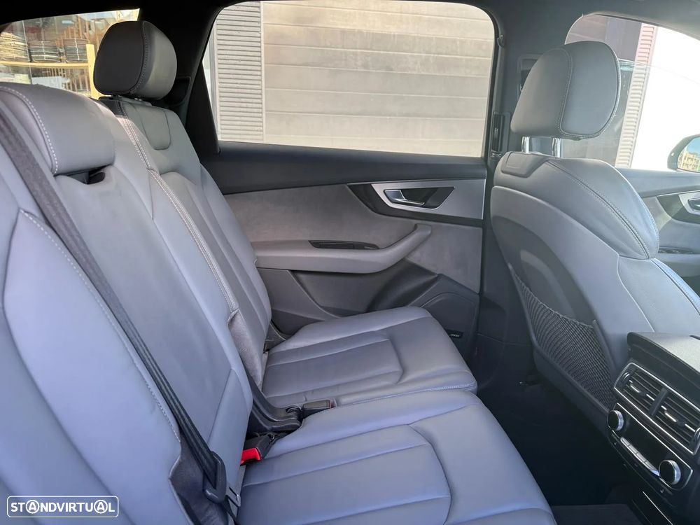 Audi Q7 3.0 TDI quattro S-line Tiptronic - 29
