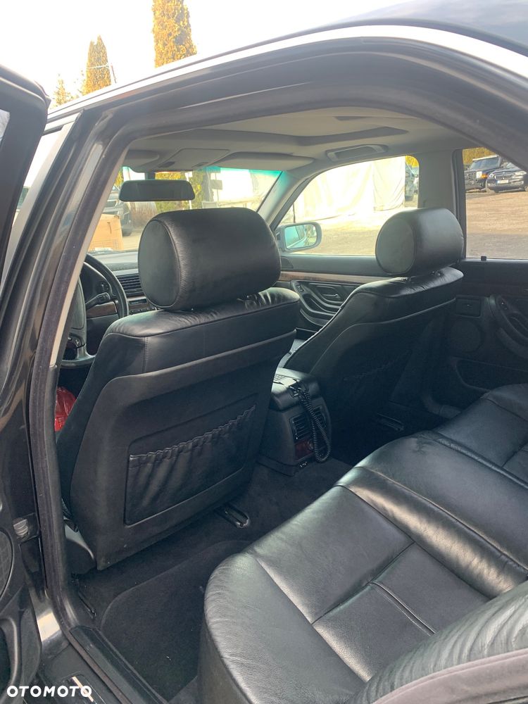 BMW Seria 7 735i - 21