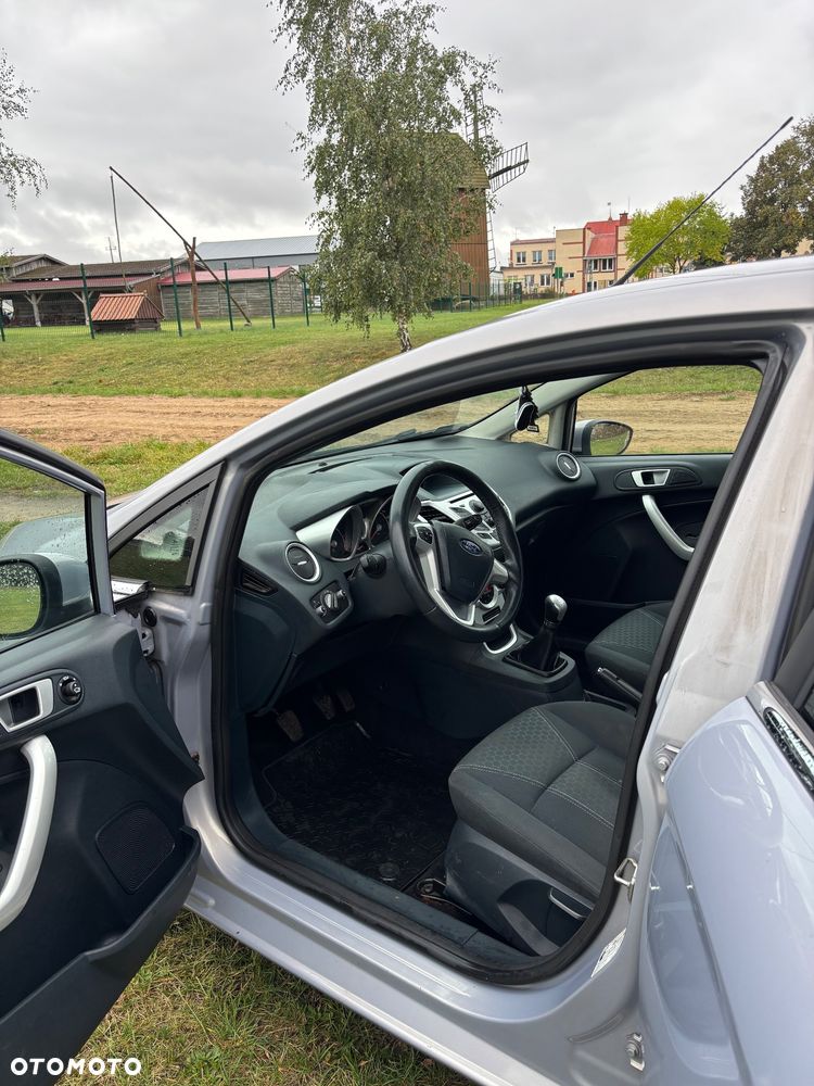 Ford Fiesta - 8
