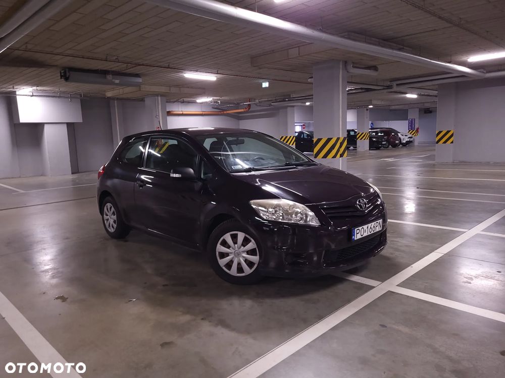 Toyota Auris 1.33 VVT-i Terra - 1