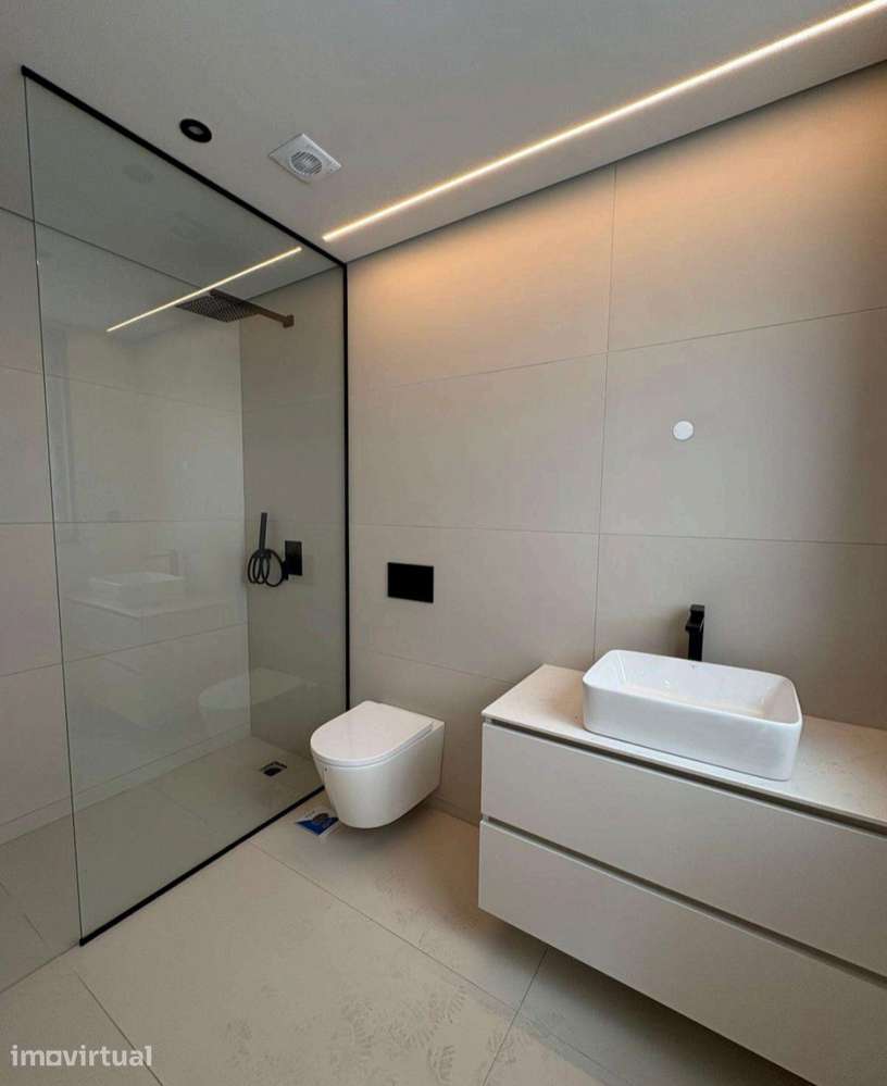 Comprar Fabuloso Apartamento T2, Novo, Moderno e Equipado S, Cosme - Grande imagem: 4/13