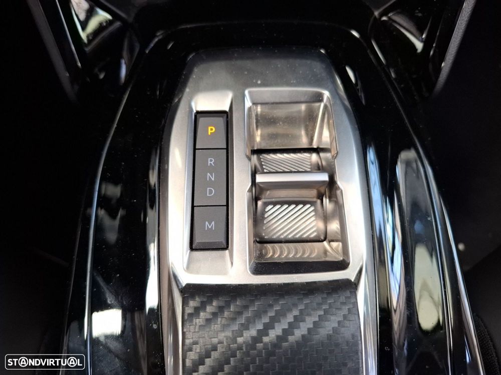 Peugeot 208 1.2 Hybrid Allure e-DCS6 - 19