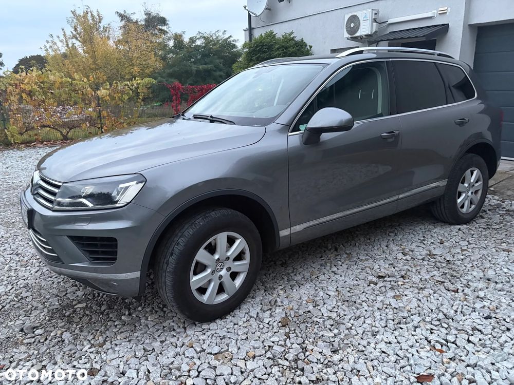 Volkswagen Touareg - 1