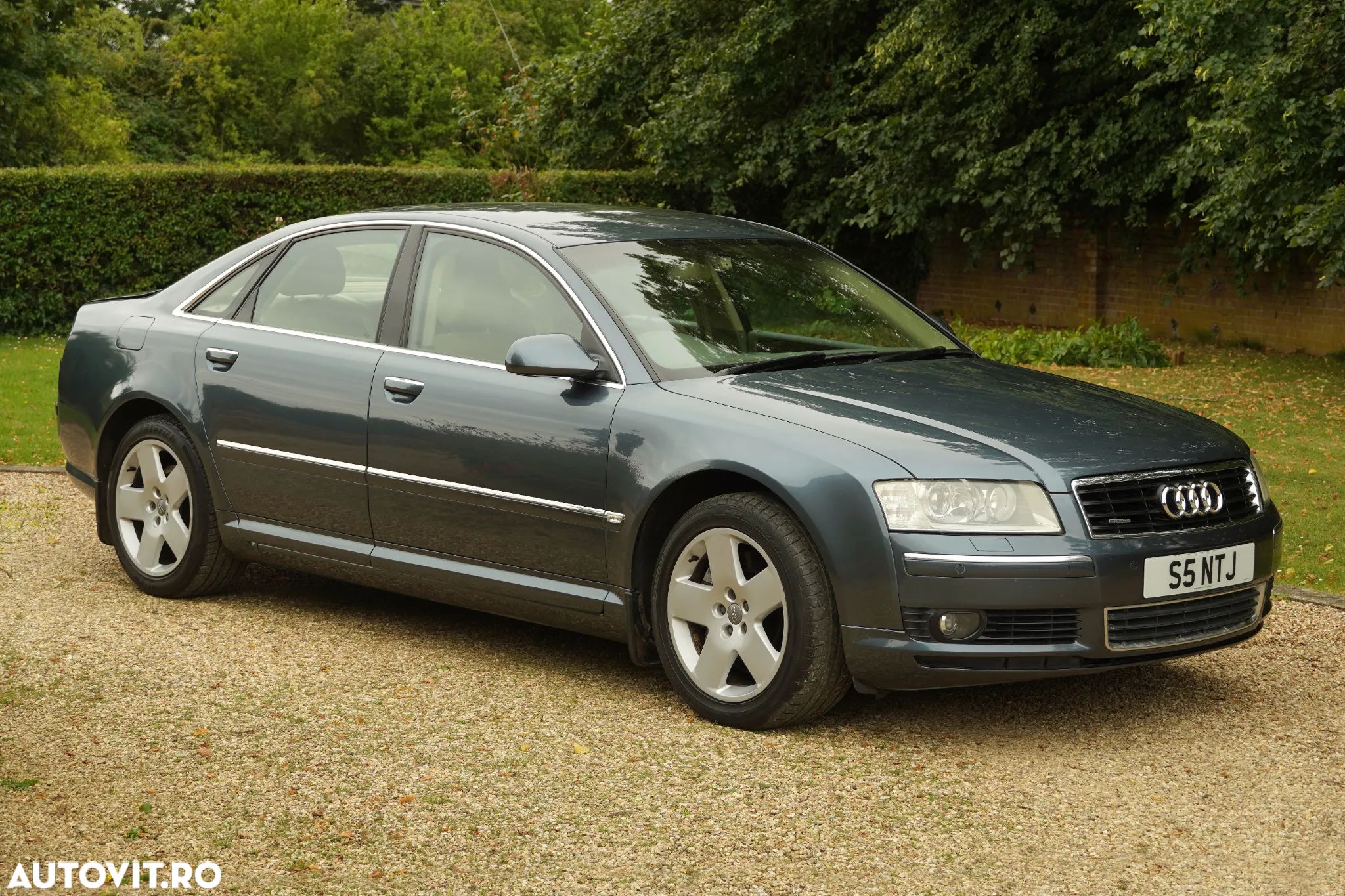 Audi A8 4.2 quattro Aut - 1