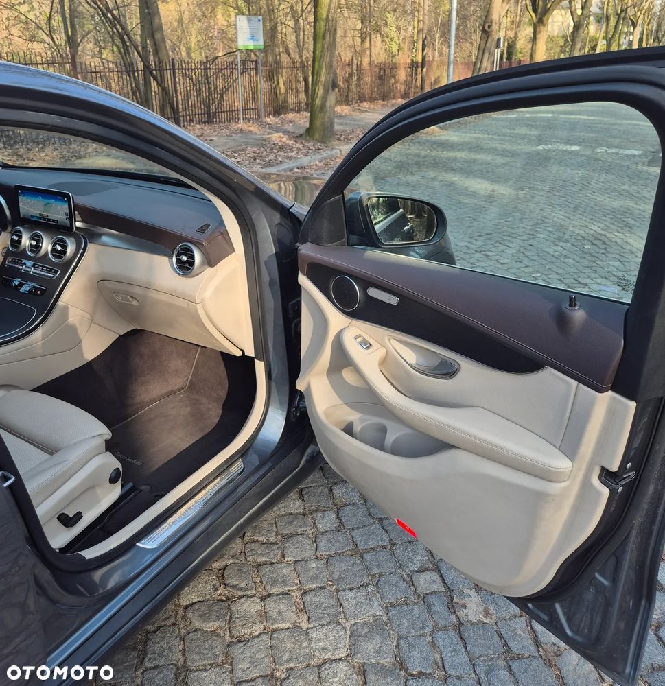 Mercedes-Benz GLC - 23