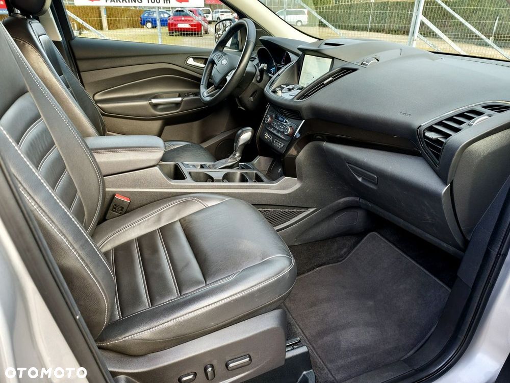 Ford Escape 2.0 EcoBoost AWD Titanium - 28