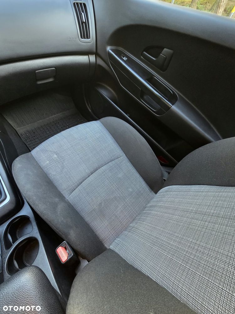 Kia Ceed 2011 photo 4