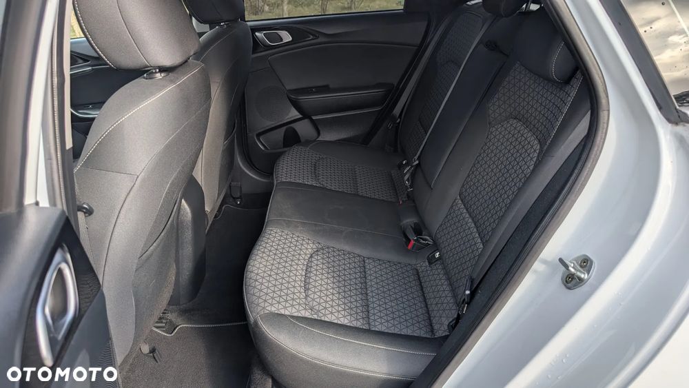 Kia Ceed 1.4 T-GDI OPF Platinum Edition - 10