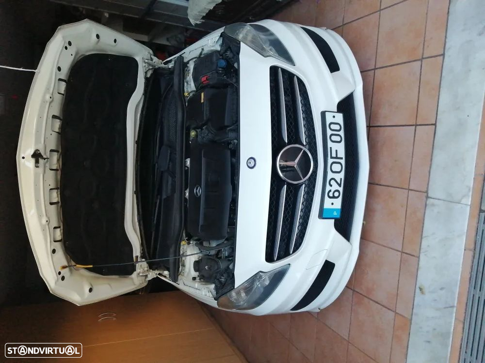Mercedes-Benz A 180 CDi BE AMG Line - 10