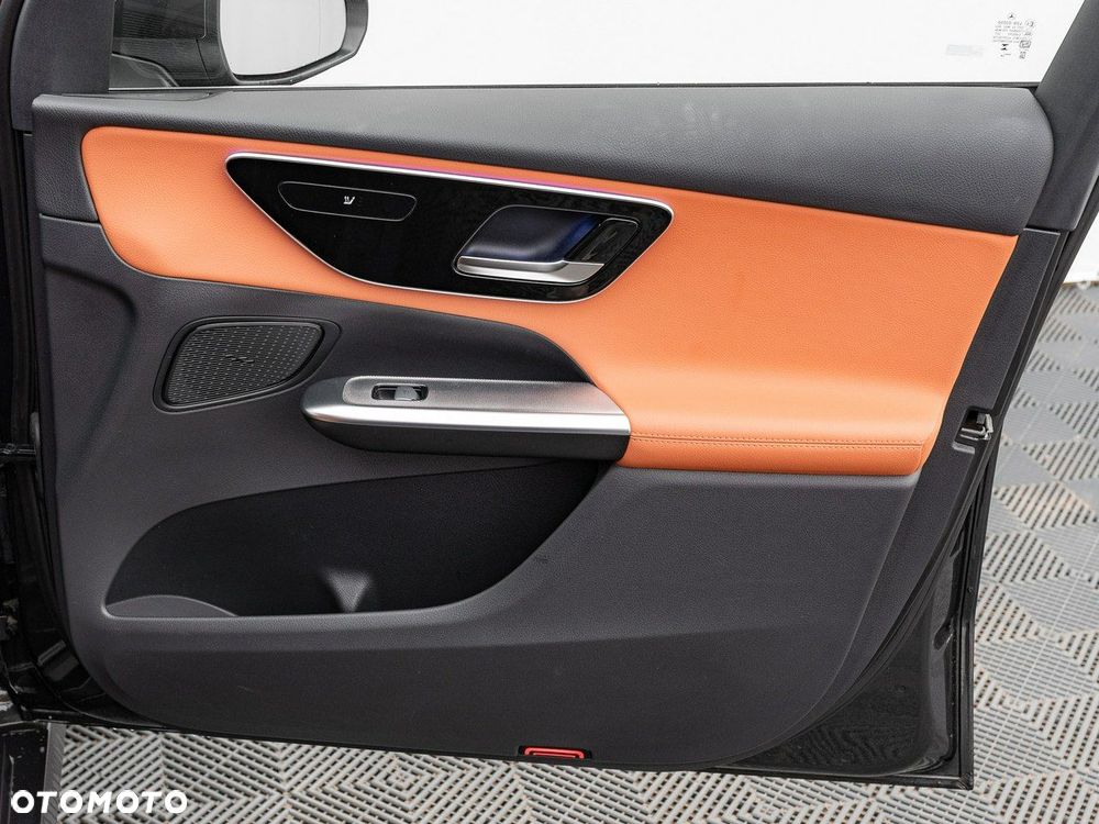 Mercedes-Benz GLC - 24