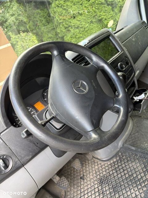 Mercedes-Benz SPRINTER - 15