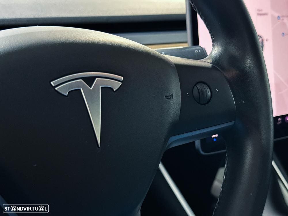 Tesla Model 3 Long-Range Dual Motor AWD - 39