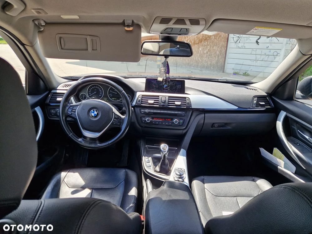 BMW Seria 3 318d - 3