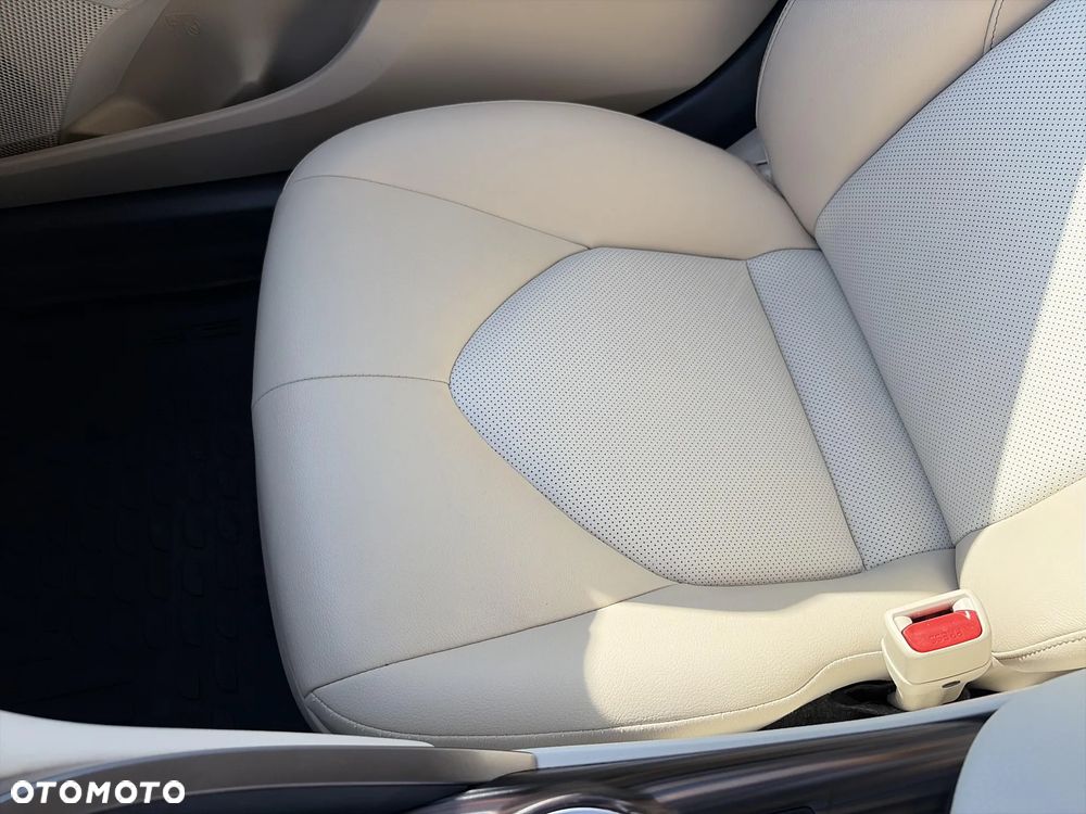 Toyota Camry 2.5 Hybrid Executive CVT - 29