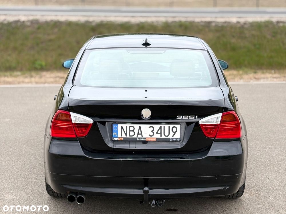 BMW Seria 3 325i - 4