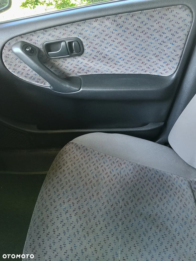 Nissan Primera - 7