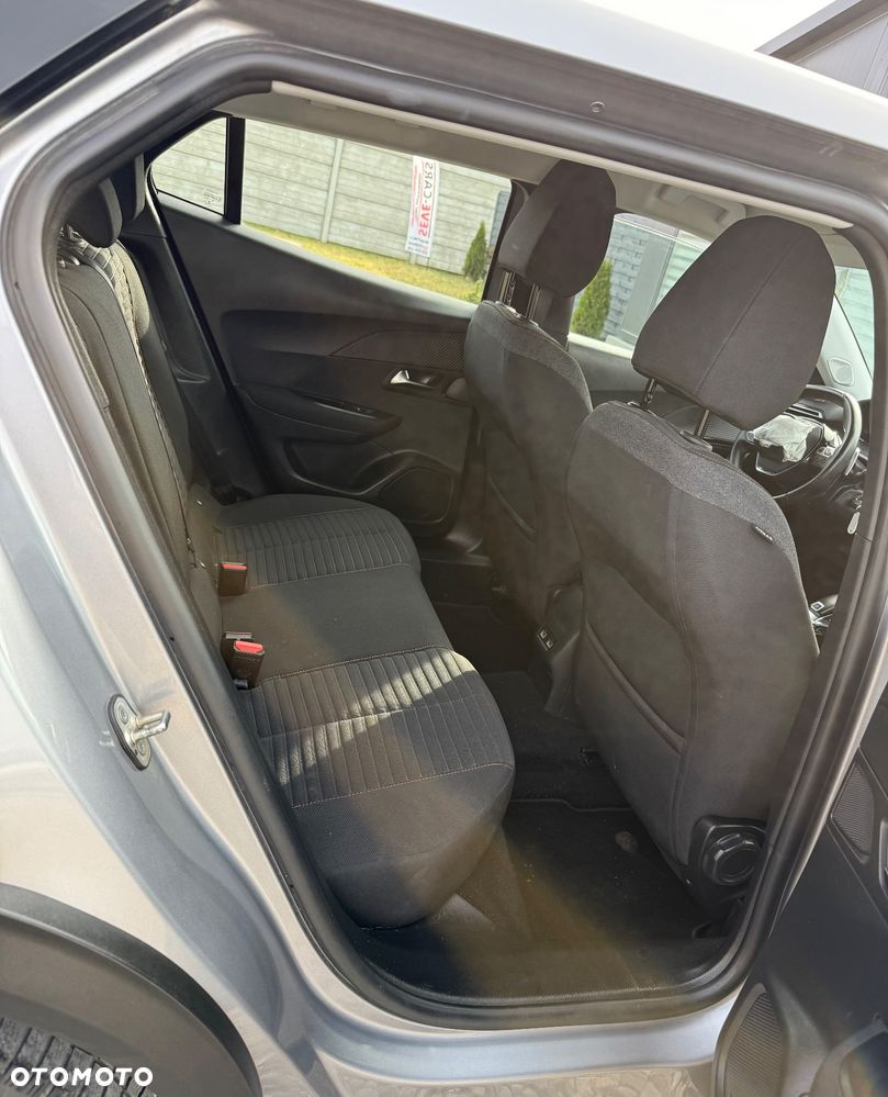 Peugeot 2008 PureTech 130 EAT8 Active - 10