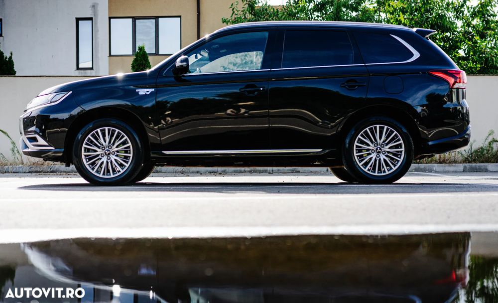 Mitsubishi Outlander PHEV 2.4 L 4X4 Instyle - 5