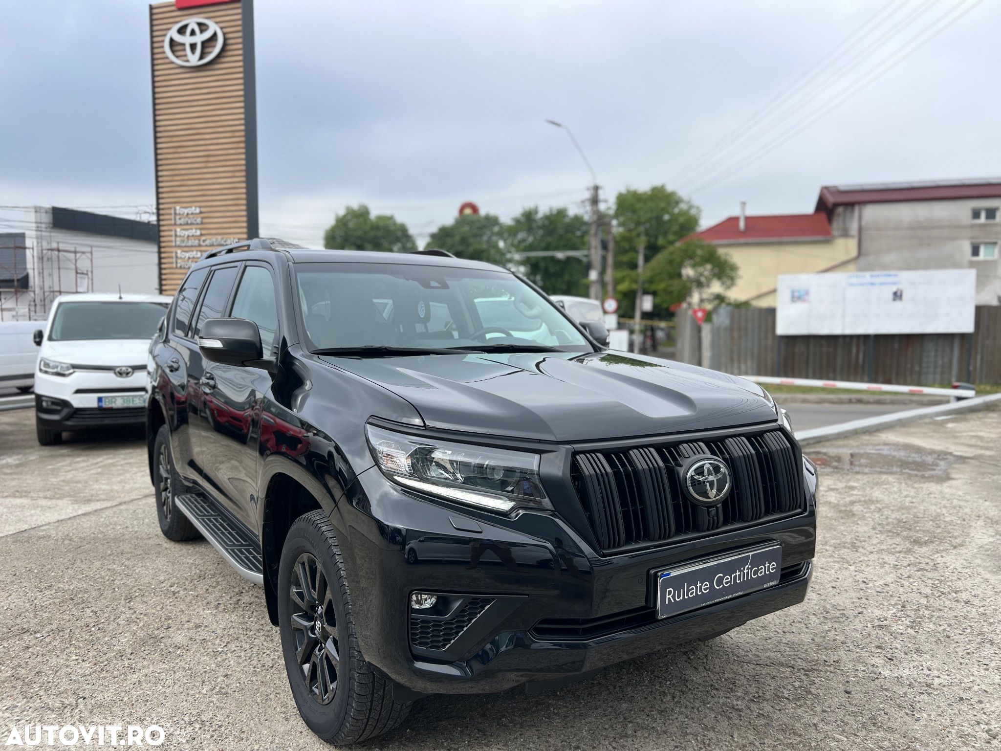 Toyota Land Cruiser 2.8l D-4D 204 CP A/T 7 locuri Luxury AVS Black - 1