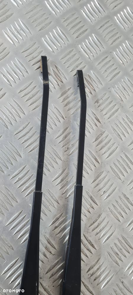 Nissan Terrano II Ramiona Wycieraczek Przód - 3