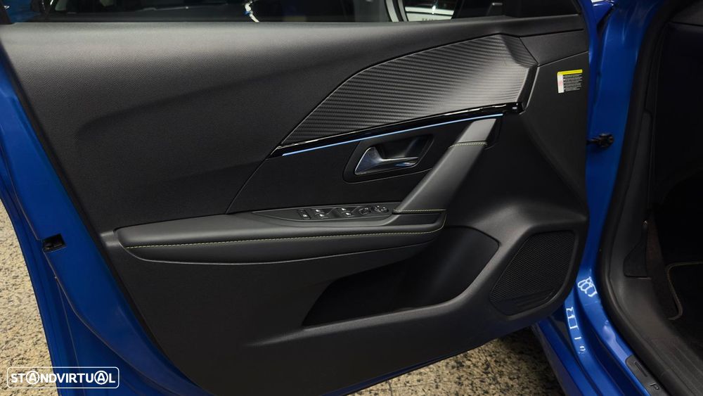 Peugeot e-208 GT - 40