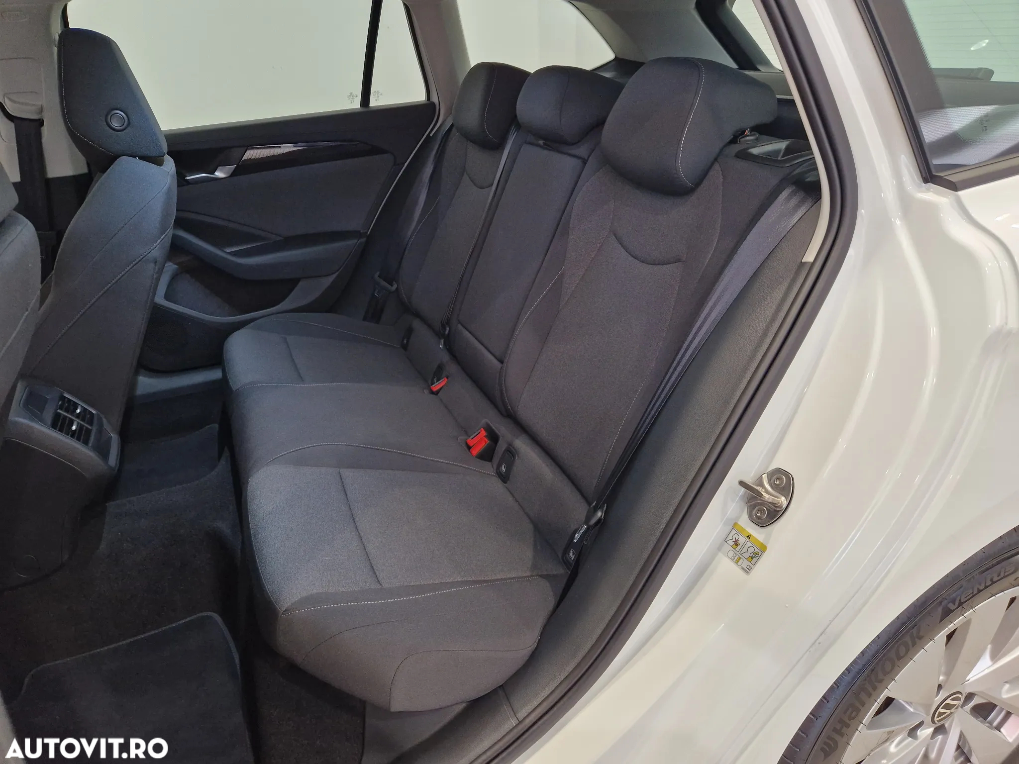 Volkswagen Passat - 14