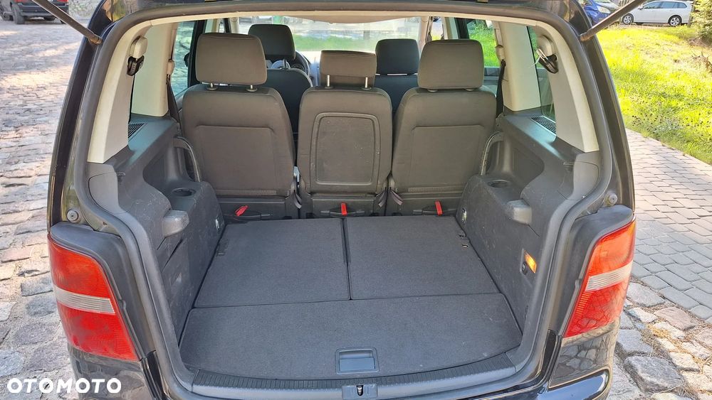 Volkswagen Touran - 8