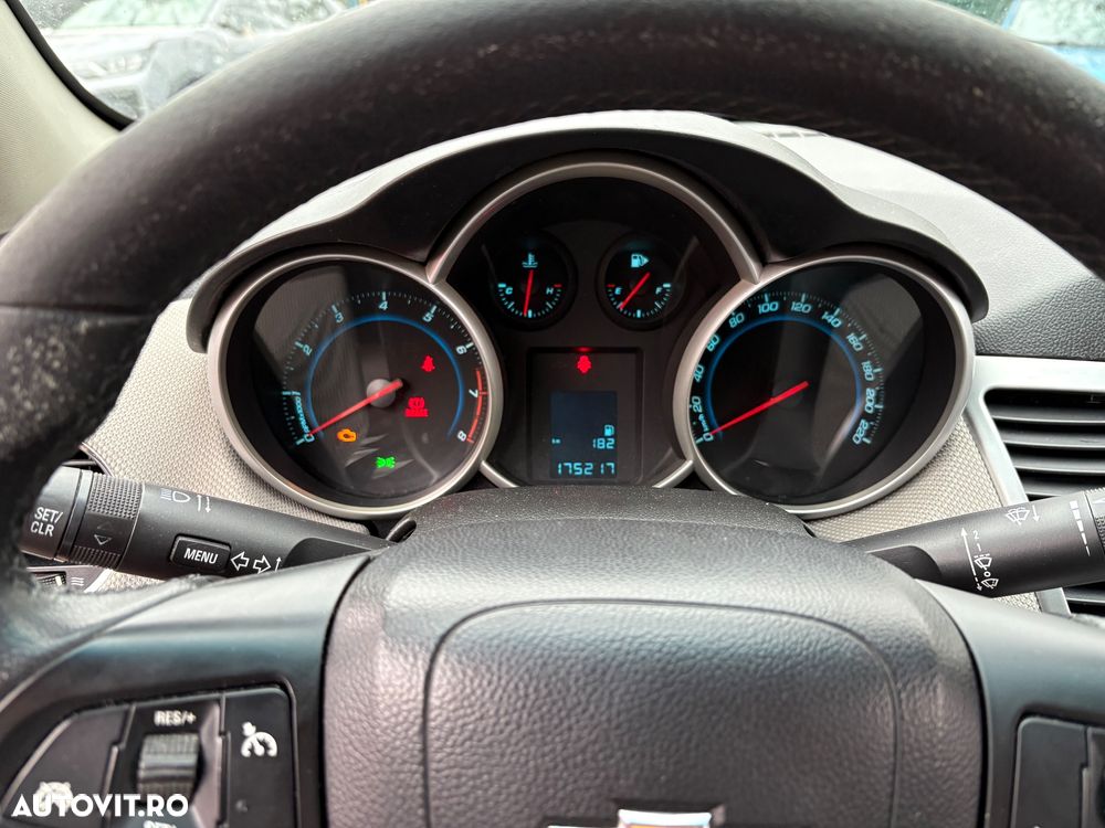 Chevrolet Cruze 1.6 Ecotec LS+ - 3