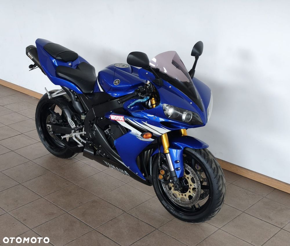 Yamaha R1 - 3