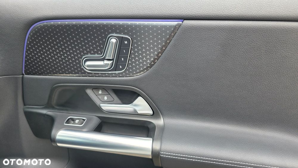 Mercedes-Benz GLA 250 4Matic 8G-DCT Special Edition - 30