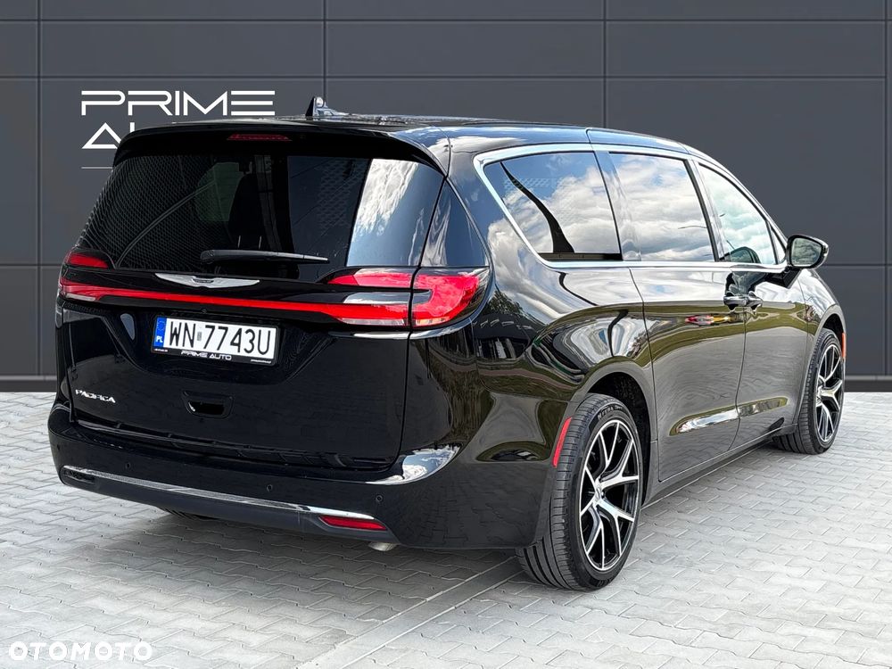 Chrysler Pacifica - 10