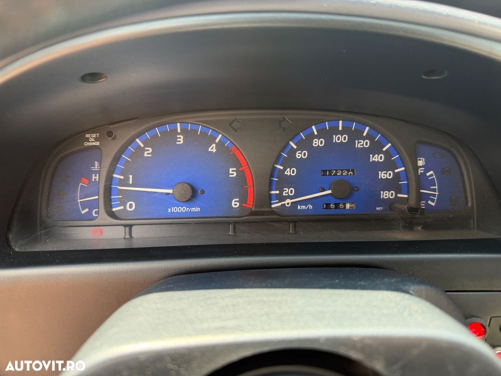 Toyota Hilux - 12