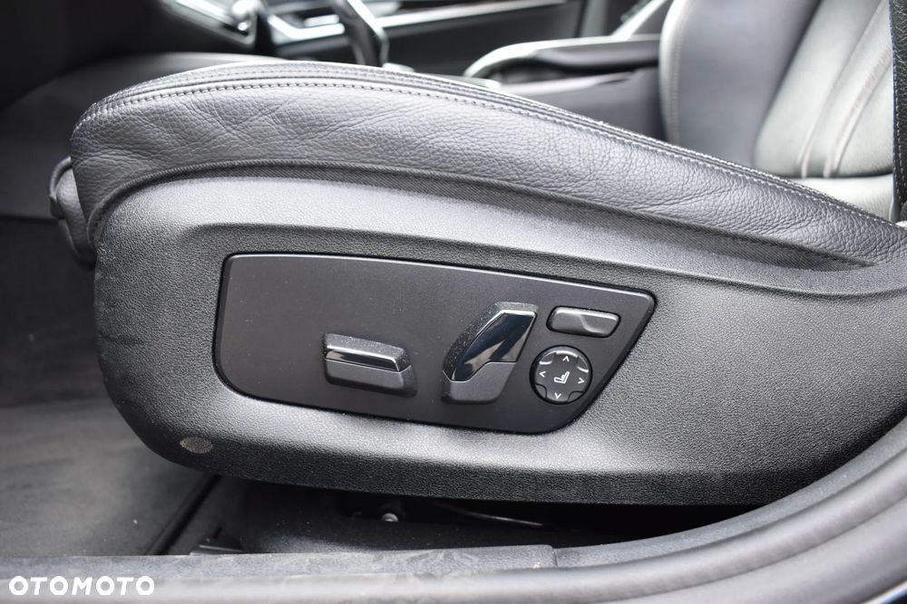 BMW Seria 5 518d Sport Line sport - 13