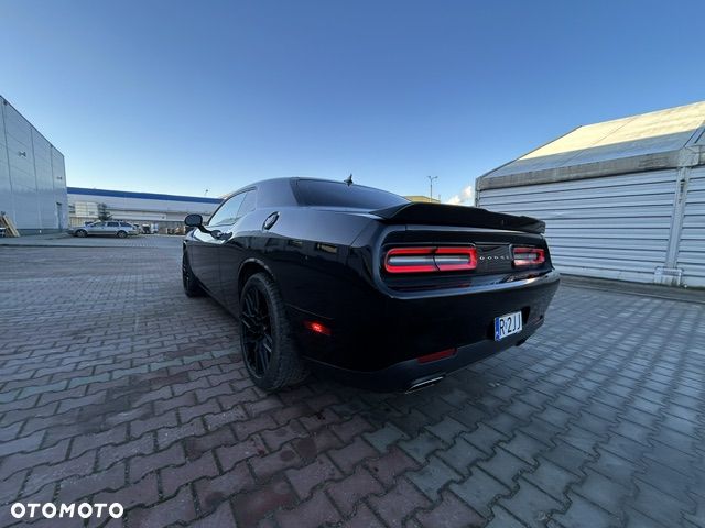 Dodge Challenger - 5
