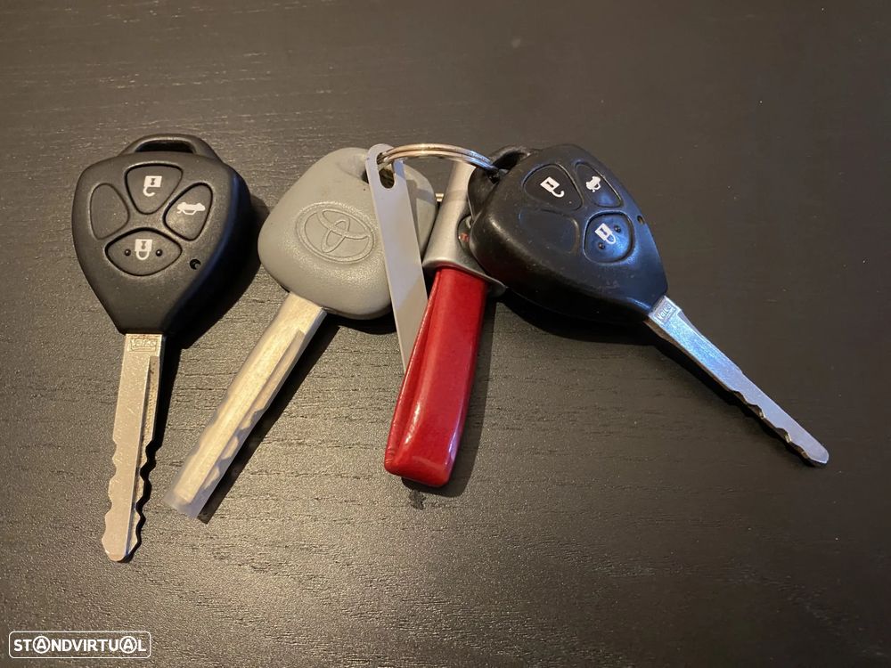 Toyota Avensis SW 2.0 D-4D Exclusive +Pele+GPS - 30