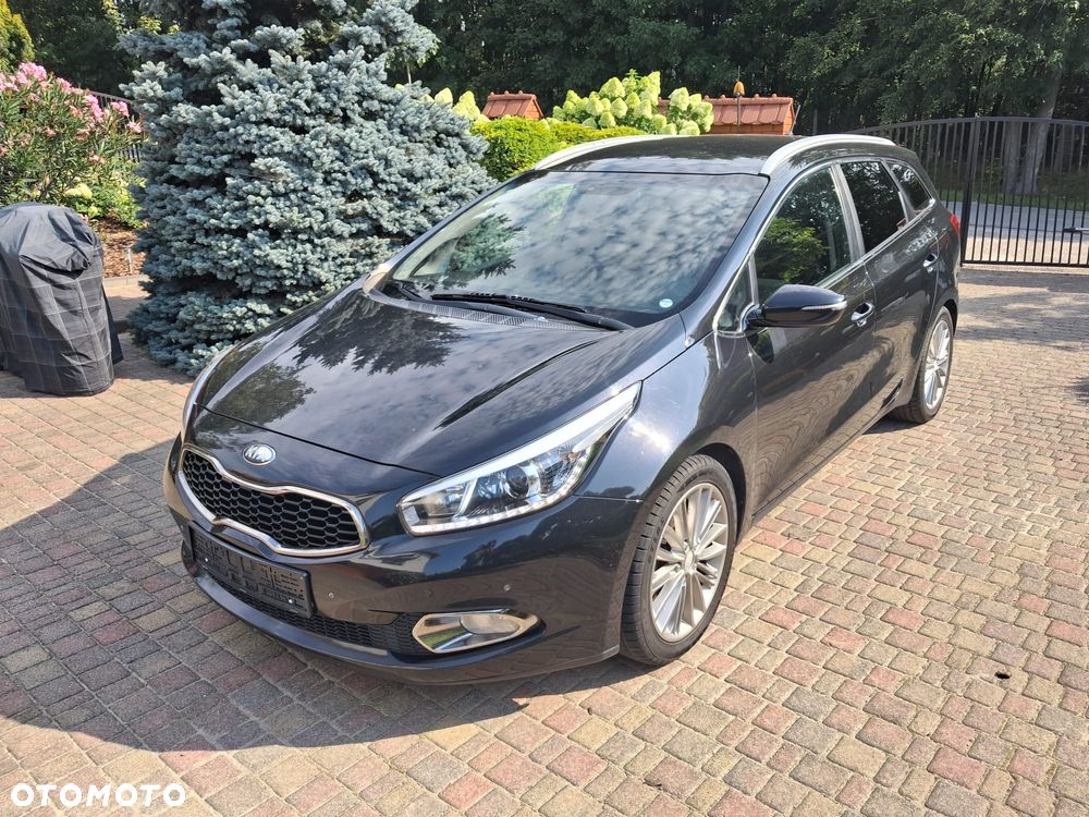 Kia Ceed 1.6 CRDi 128 Dream Team Edition - 1