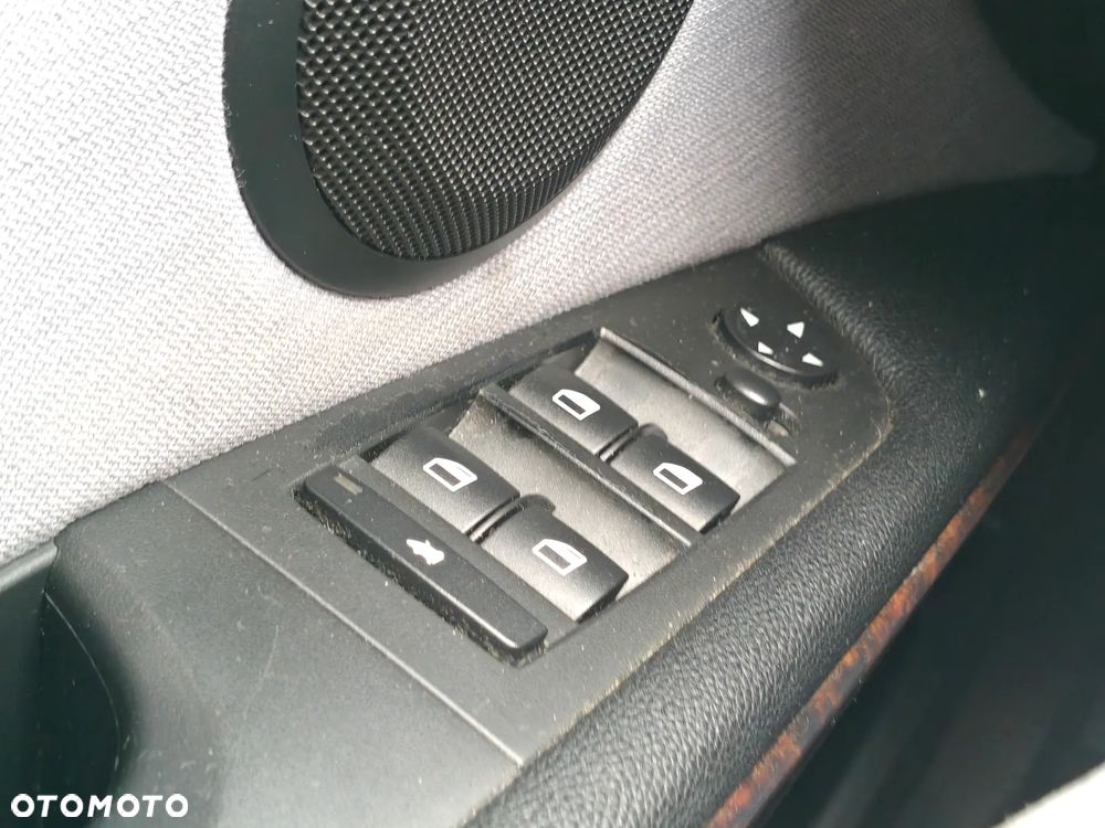 BMW Seria 3 325i - 21