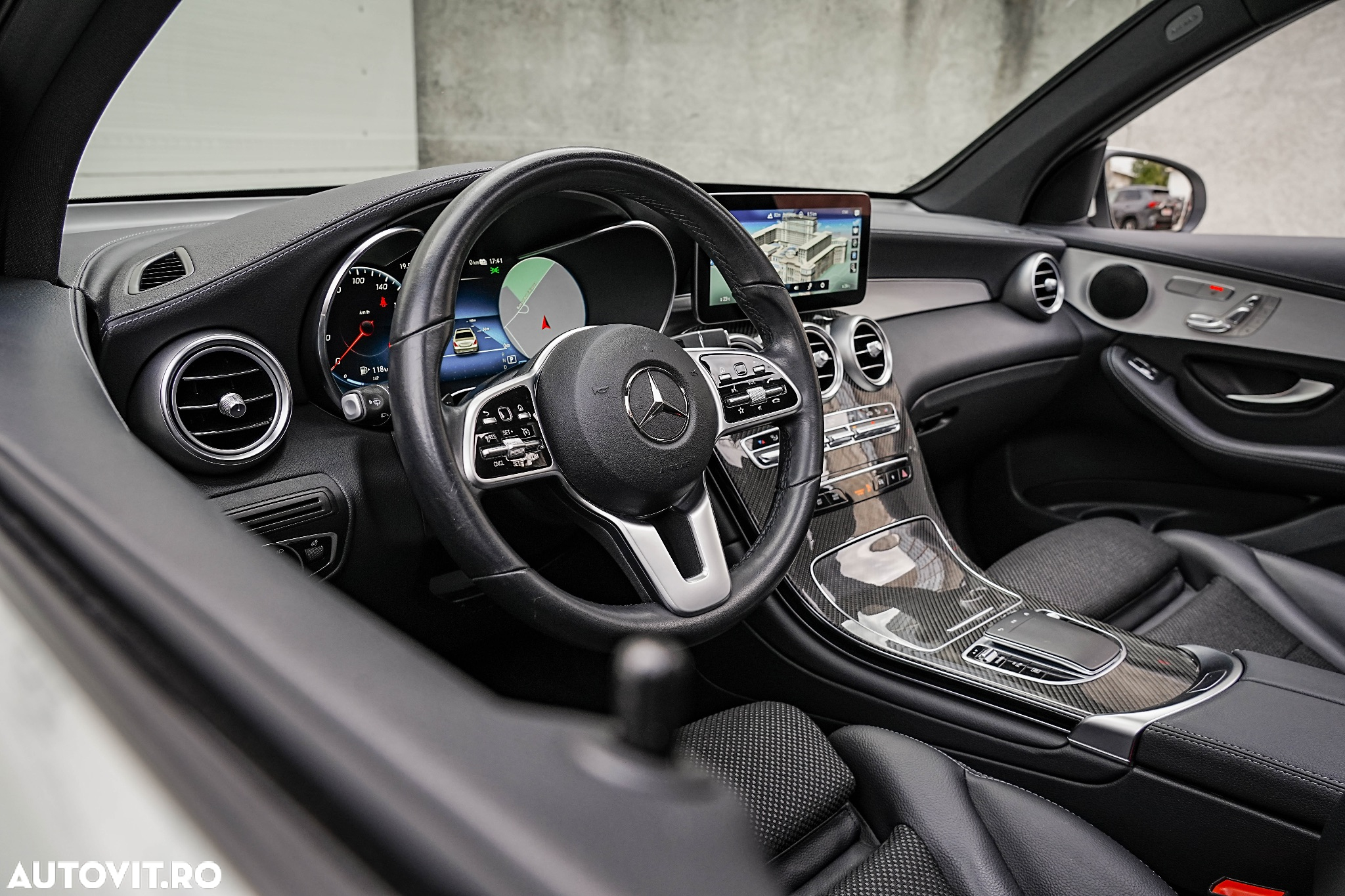 Mercedes-Benz GLC 300 e 4Matic 9G-TRONIC Edition AMG Line - 14