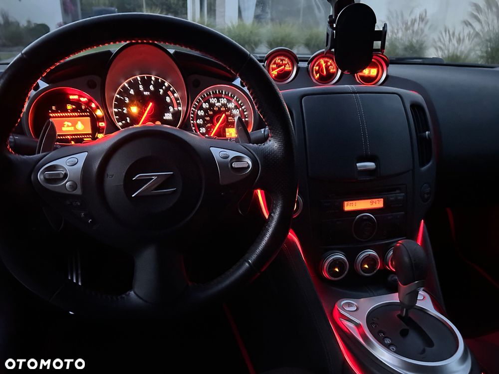Nissan 370 Z - 13