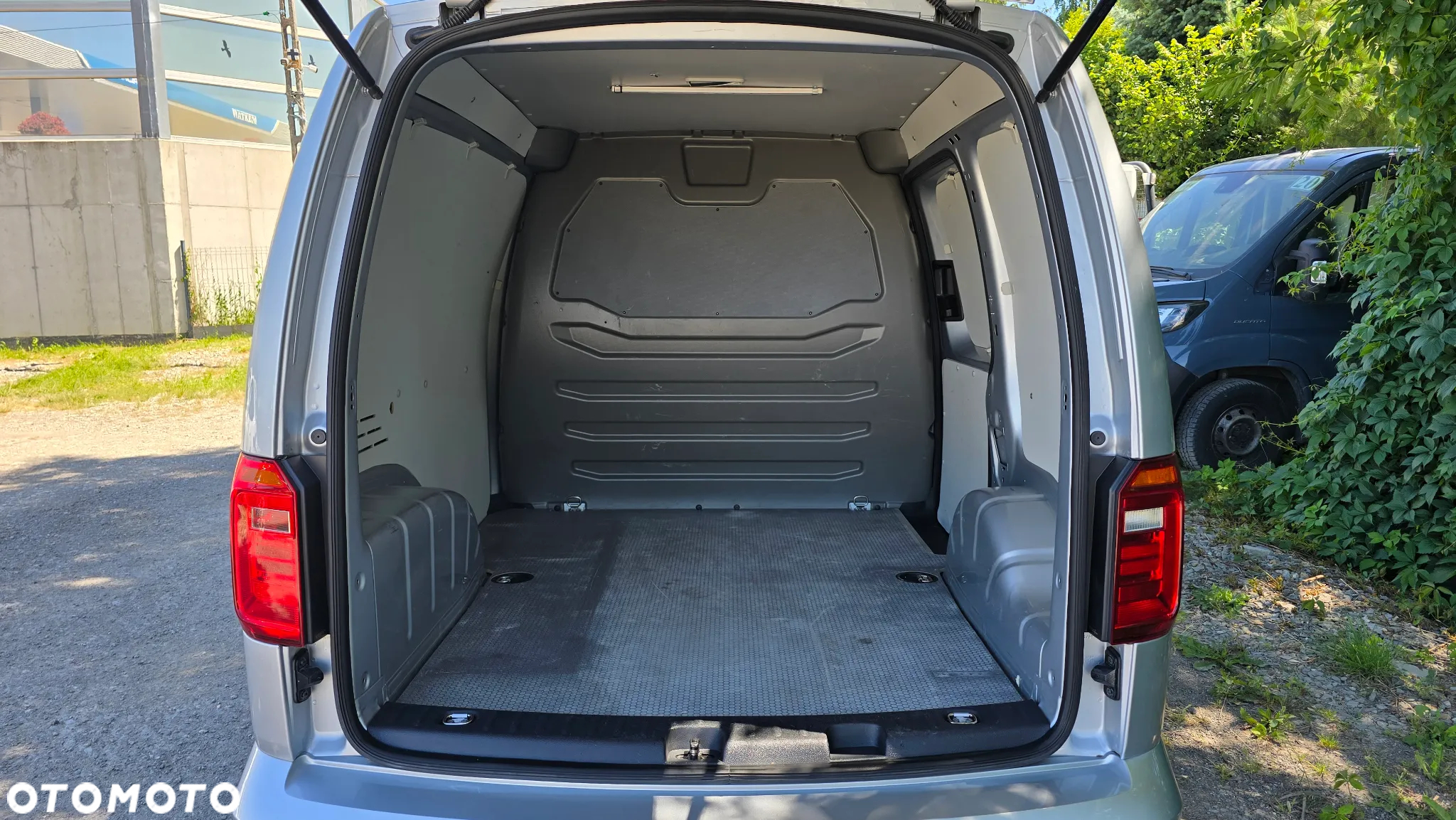 Volkswagen Caddy - 9