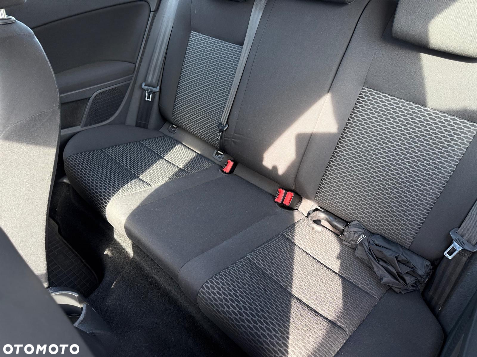 Volkswagen Golf - 17