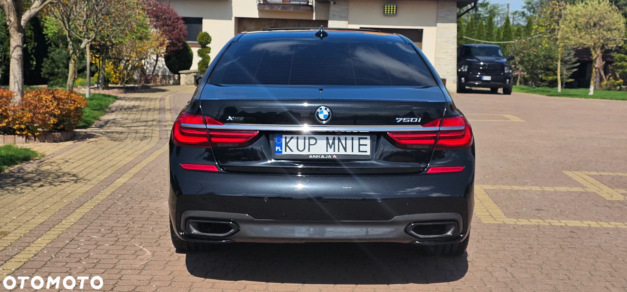 BMW Seria 7 750i xDrive - 37