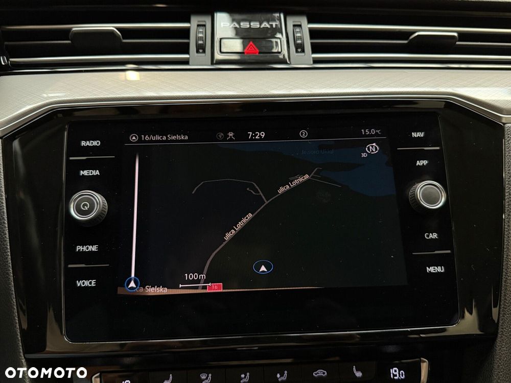 Volkswagen Passat 2.0 TDI Business DSG - 34