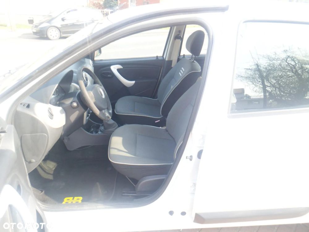 Dacia Sandero 1.2 16V 75 Ambiance - 10