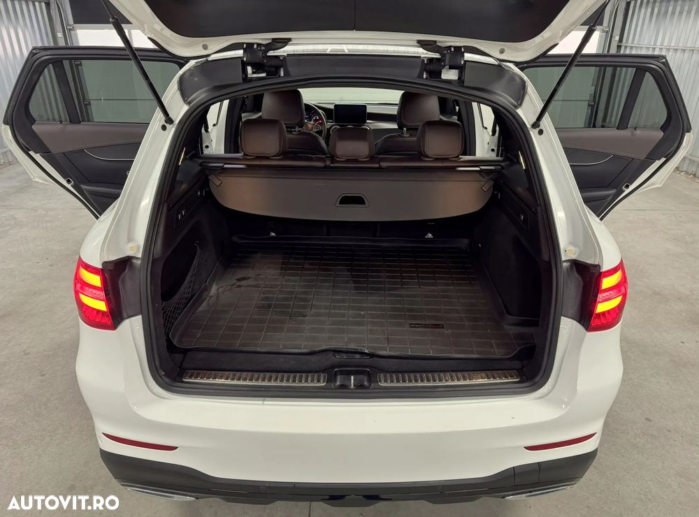 Mercedes-Benz GLC 250 d 4Matic 9G-TRONIC AMG Line - 35