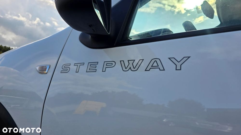 Dacia Logan TCe 90 S&S Easy-R Stepway Celebration - 16