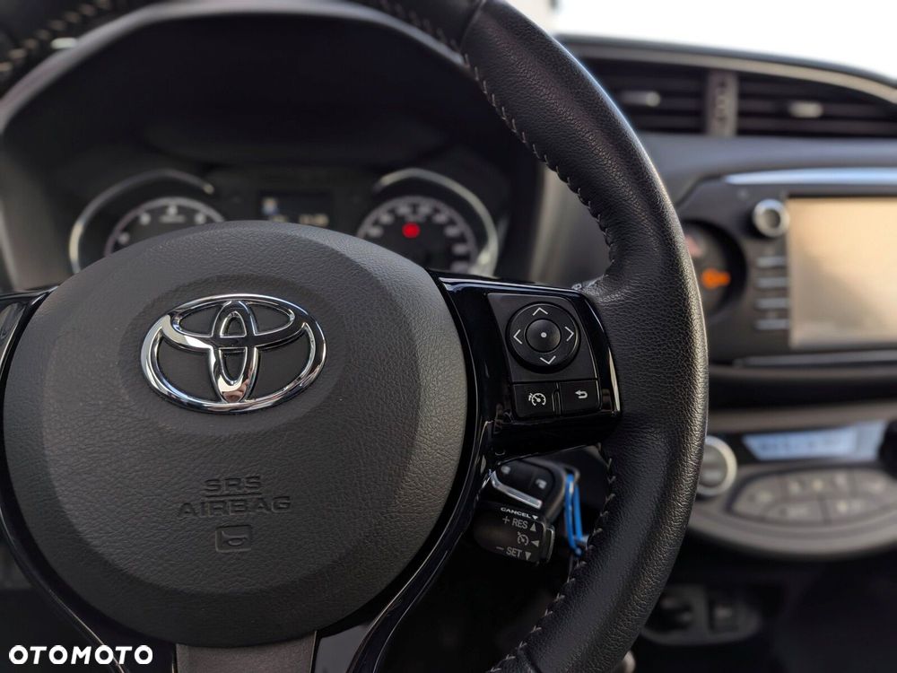 Toyota Yaris 1.5 Premium CVT - 19