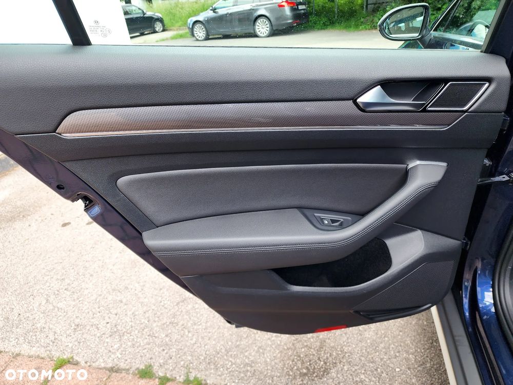 Volkswagen Passat Alltrack 2.0 TDI SCR 4Motion DSG - 37
