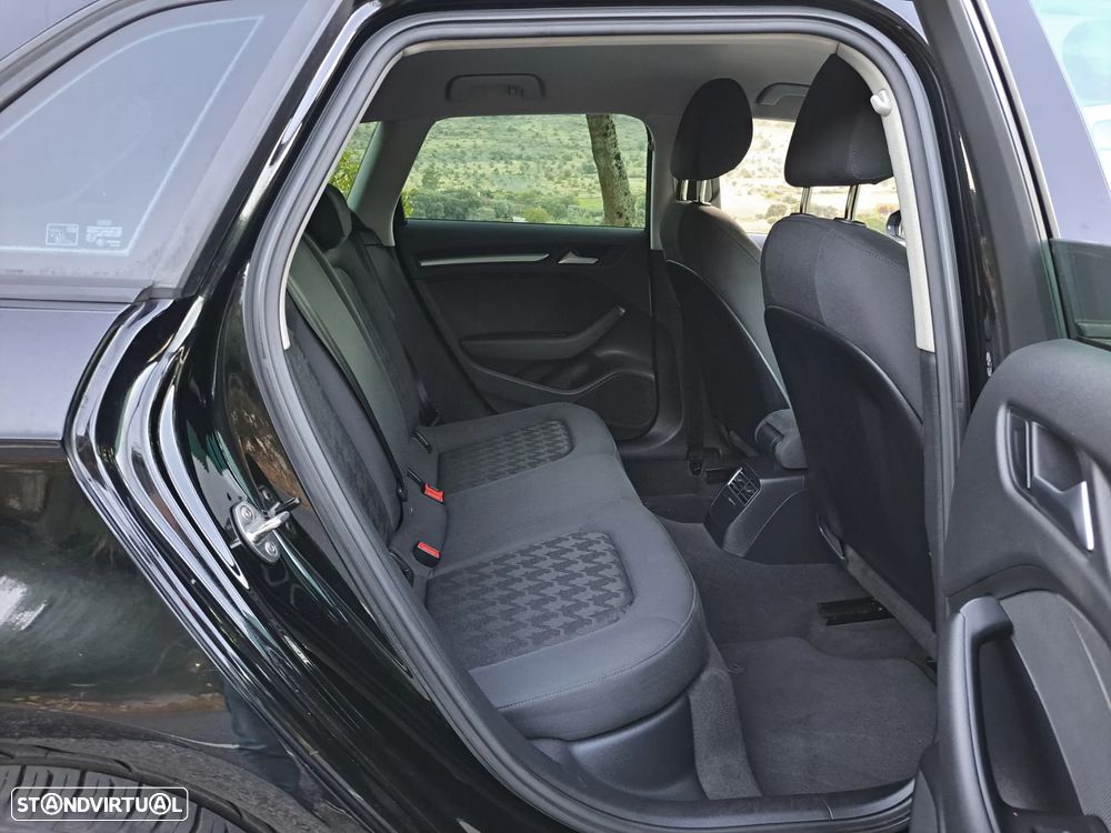 Audi A3 Sportback 1.6 TDI Attraction - 24
